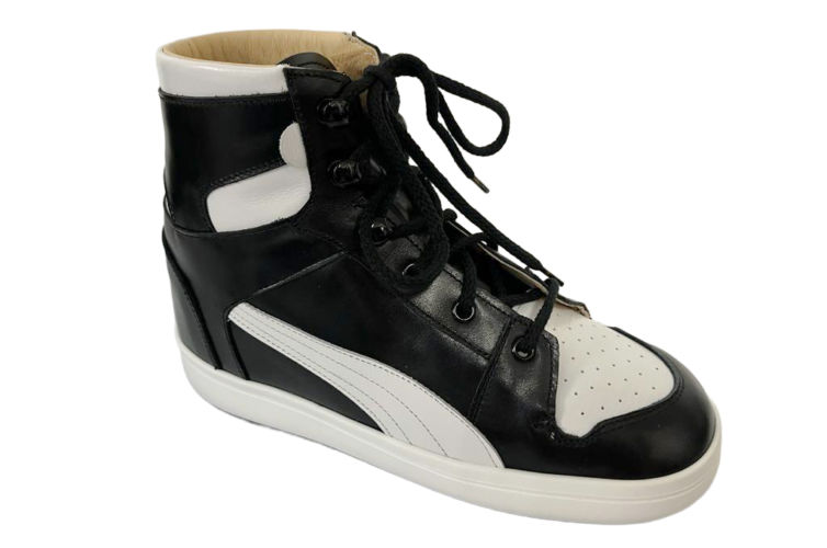 Chaussure cuir noire bande blanche lacet noir