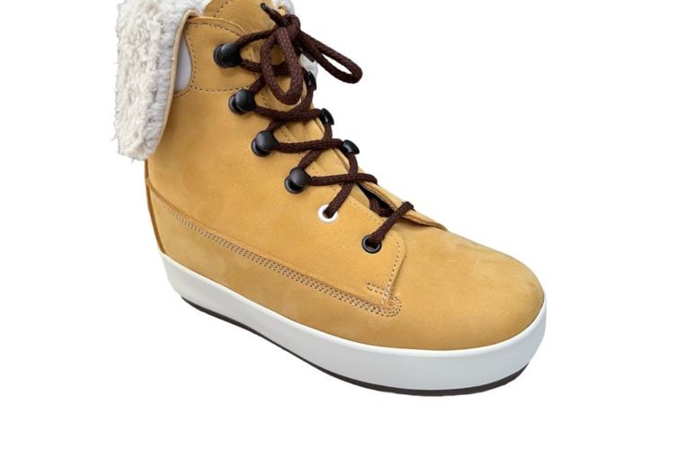 Chaussure jaune lacet marron