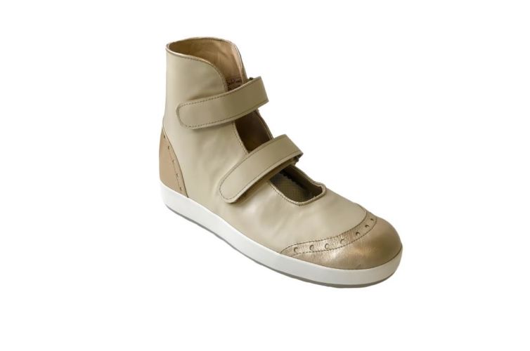 Chaussures blanc crème scratch