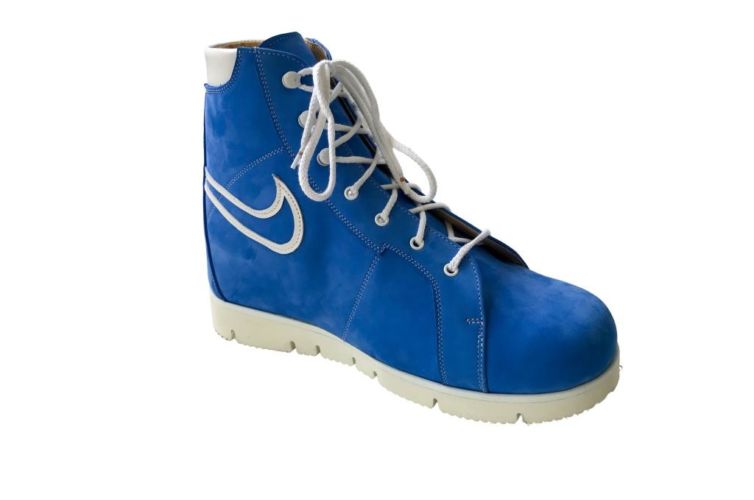 Chaussures bleues lacet blanc