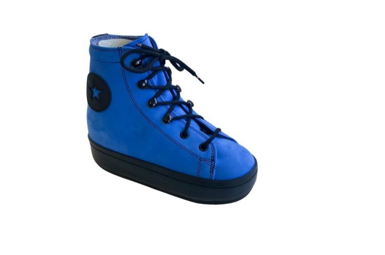 Chaussures bleues lacet noir
