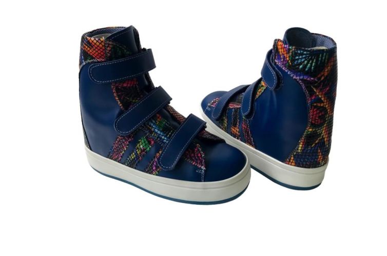 Chaussures bleues multicolor scratch