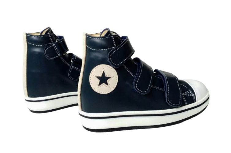 Chaussures bleues foncées scratch