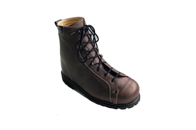 Chaussures cuir marron lacet noir