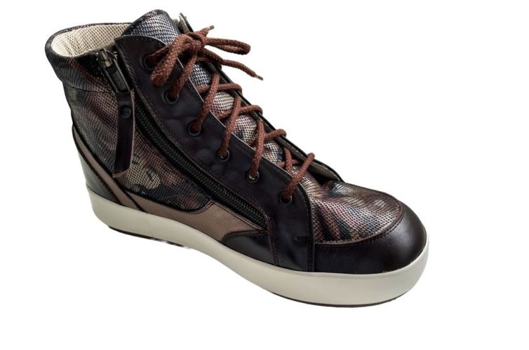 Chaussures noires camouflage lacet marron