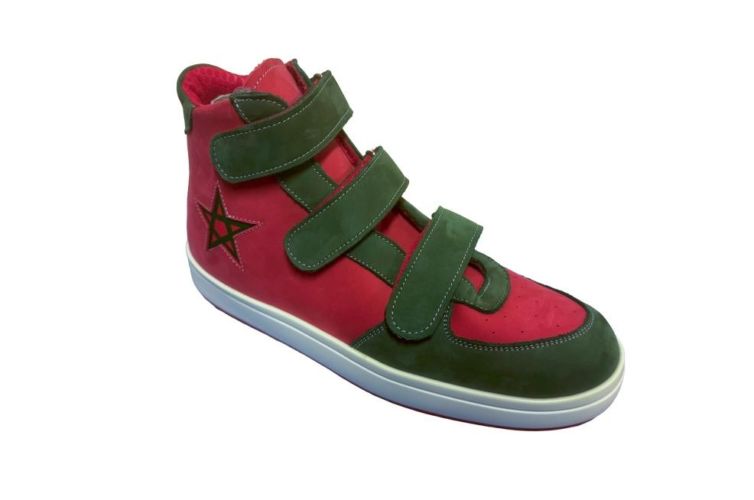 Chaussure rouge et verte scratch étoile
