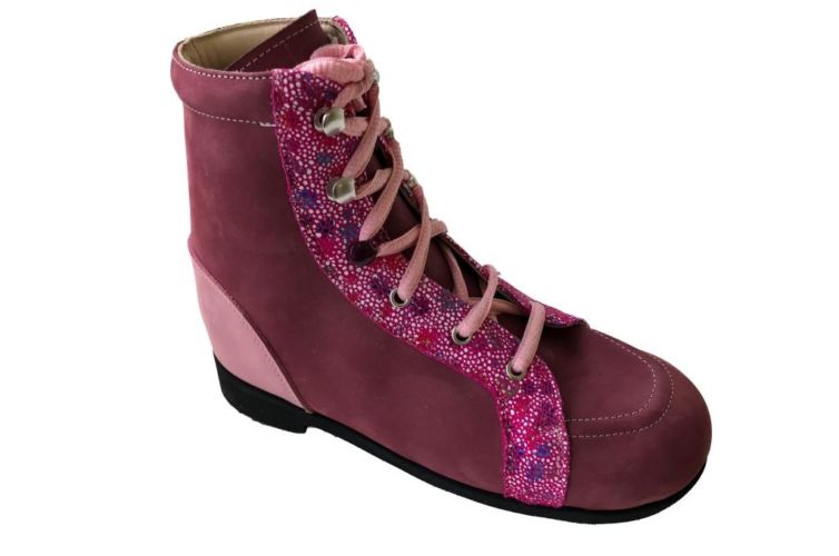 Chaussures violettes lacet rose